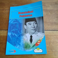 Meneladani pahlawan